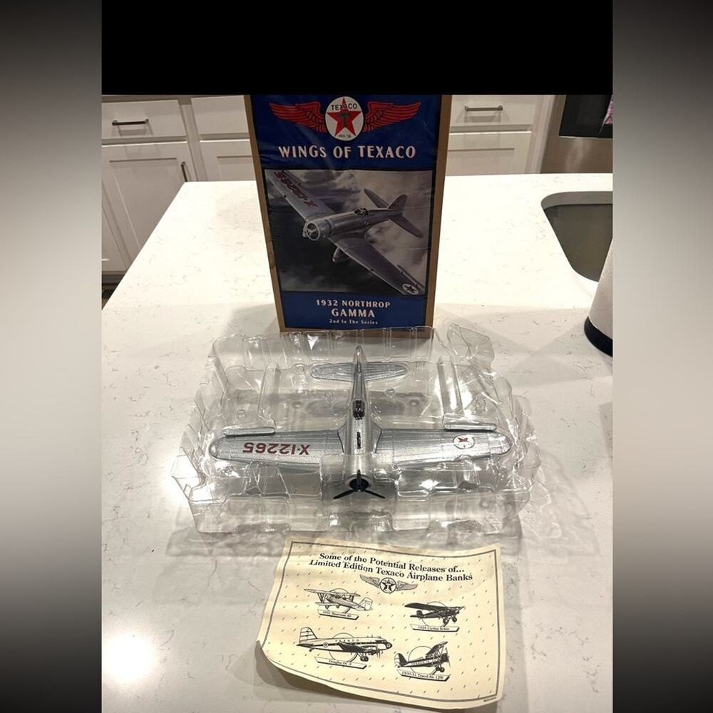1932 Northrop GAMMA Airplane Model Bank – Wings of TEXACO NOS #529-69 🛩 Vintag